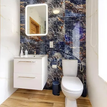 Apartament Happiness Holidays - Old Town 10 *